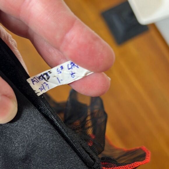 Dreamgirl Lady Vampire Sexy Halloween Costume Red/Black intimate Bedroom Cosplay - Picture 5 of 6